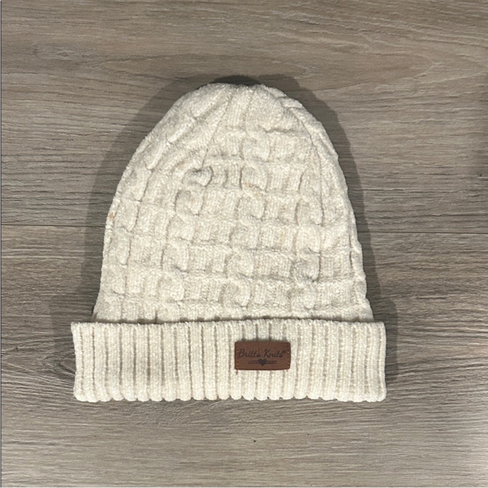 Britt’s Knits‎ Cream Knit Beanie